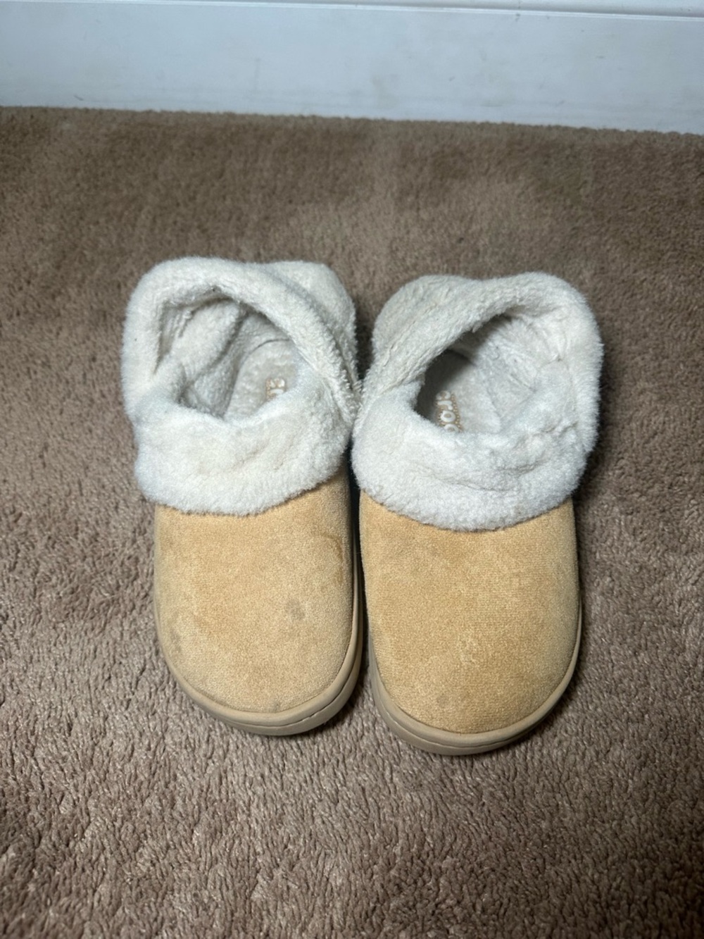 Crocs Classic Unfurgettable Vegan Tan Suede Clog W7